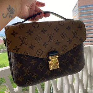 **SOLD** Louis Vuitton Pochette Métis Reverse Mono